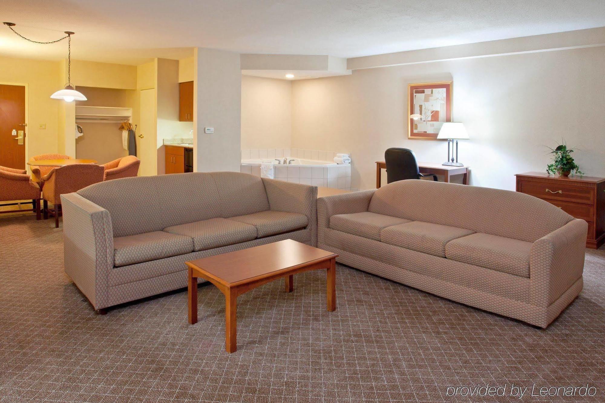 Wyndham Garden Erie Hotel Kearsarge Bilik gambar